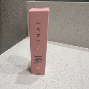 Monat Brighten & Correct Concealer